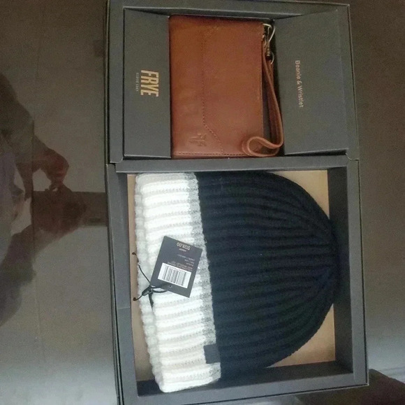 FRYE GIFT SET - Picture 1 of 4